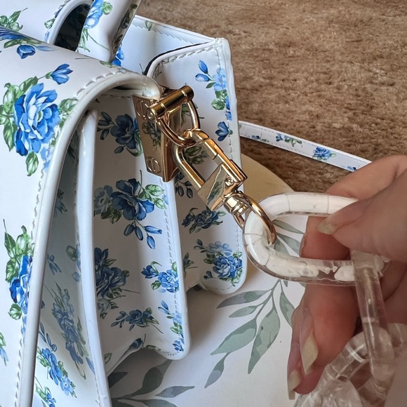 HOUSE OF WANT WE ARE CHIC VEGAN LEATHER TOP HANDLE CROSSBODY IN BLUE FLORAL. - Picture 4 of 17